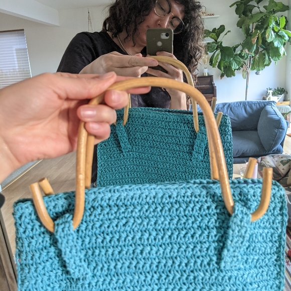90s Crochet Tote - Picture 4 of 4